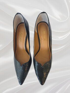 J Renee Women’s Pointy Toe Heels – Green Snakeskin Print – Size 7M